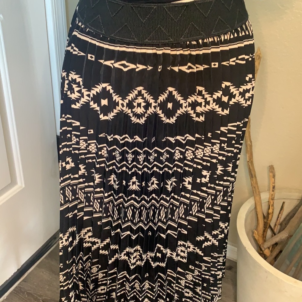 LuLaRoe | Black and Beige Aztec Print Pleated Skirt | Small - Picture 2 of 10